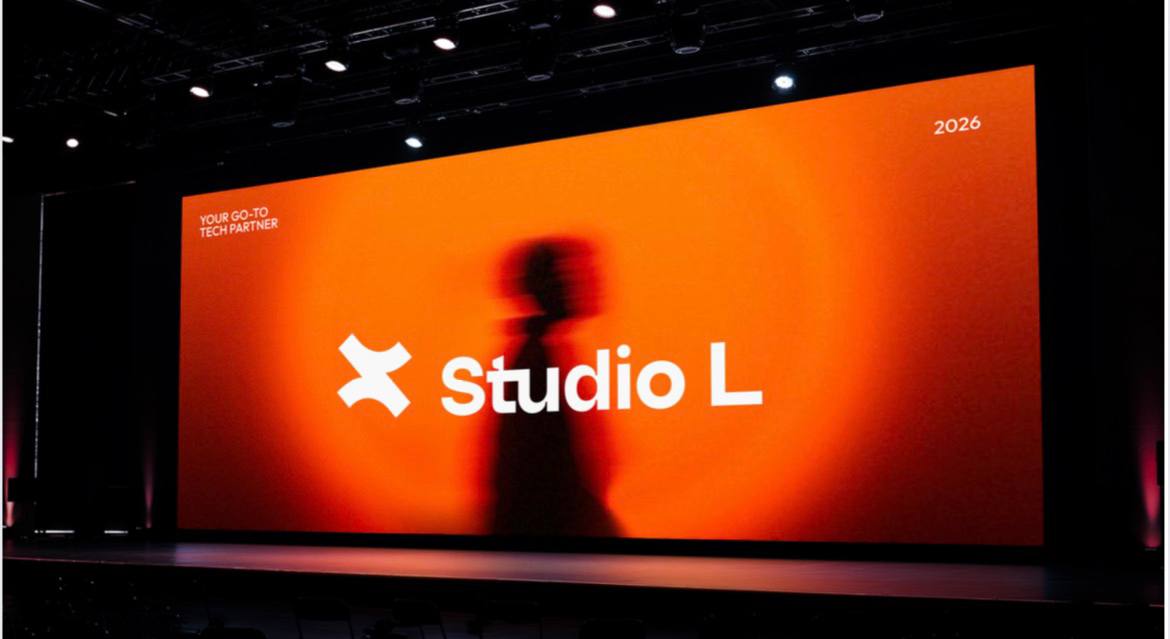 Studio L background